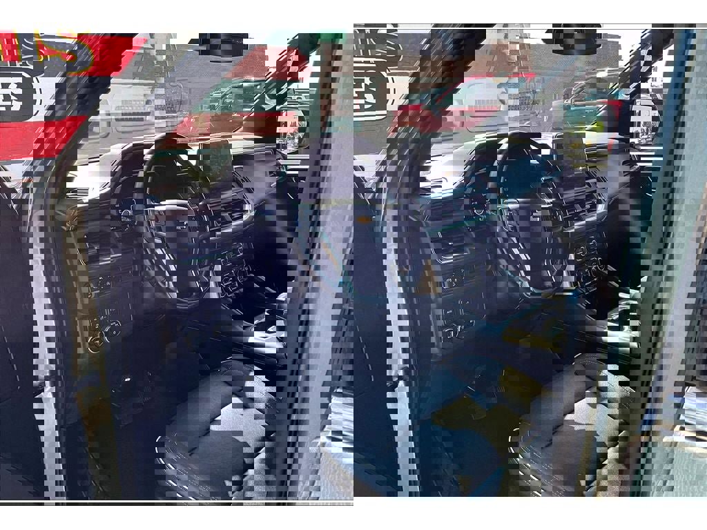 Used 2023 Chevrolet Suburban Premier image 14