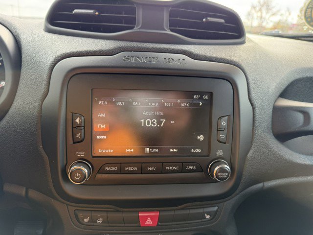 Used 2016 Jeep Renegade Limited image 19