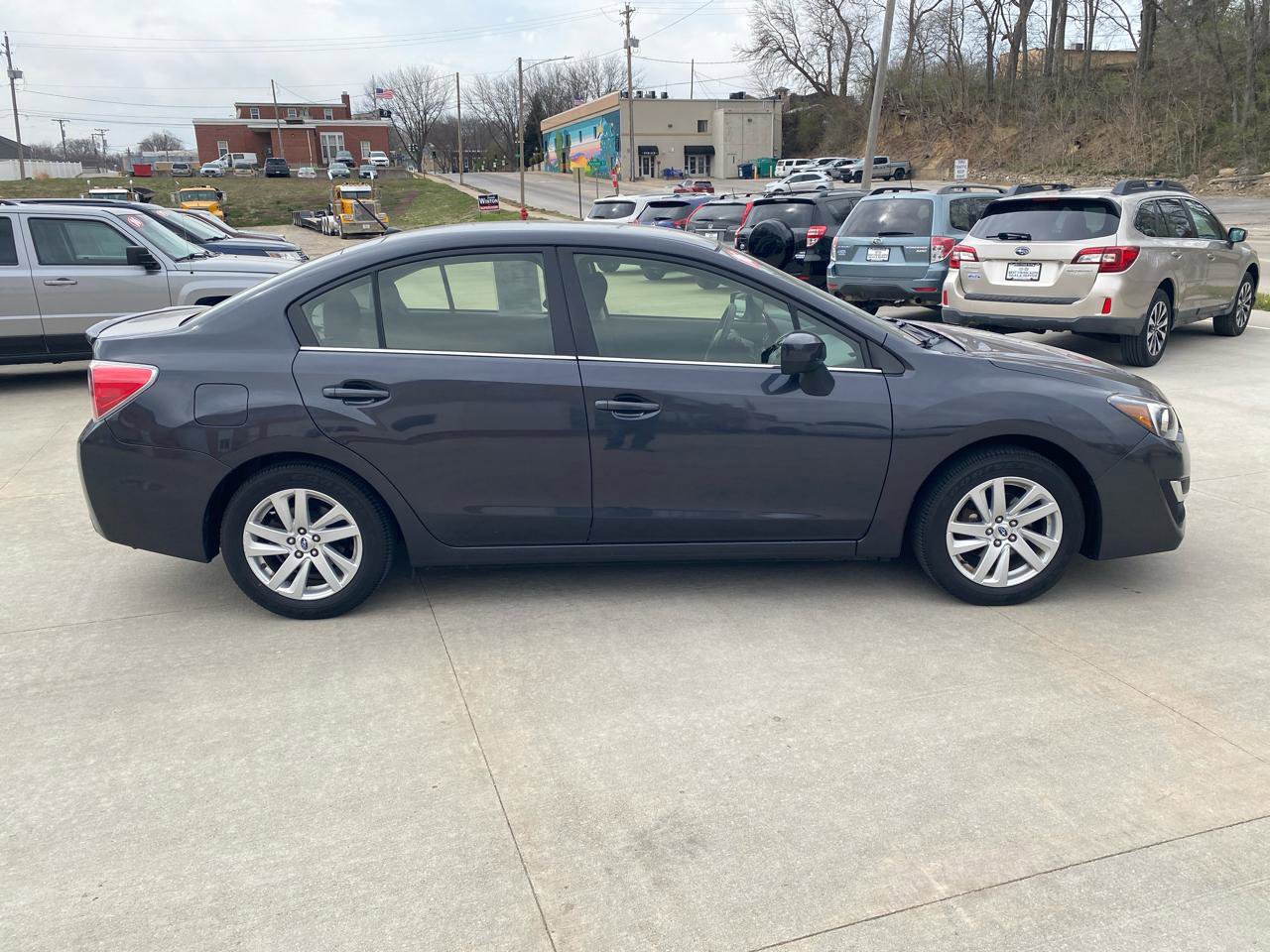 Used 2016 Subaru Impreza 2.0i Premium AWD/4WD image 5