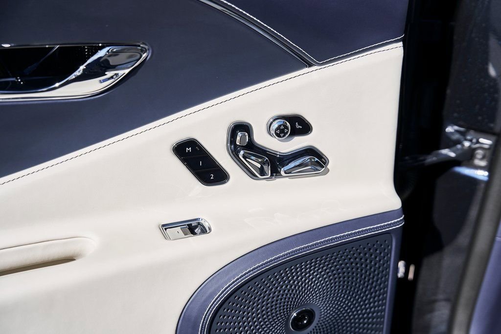 Used 2024 Bentley Flying Spur V8 image 47