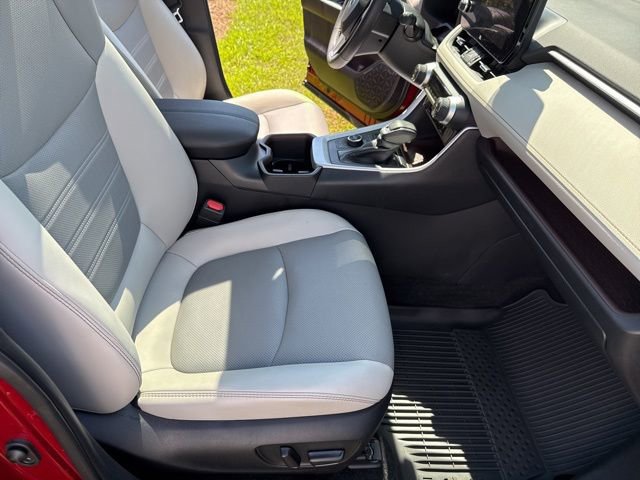 Used 2024 Toyota RAV4 Limited image 30