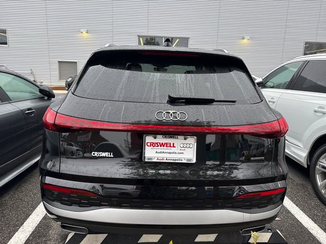 Certified 2025 Audi Q5 Premium w/ Convenience Package image 3