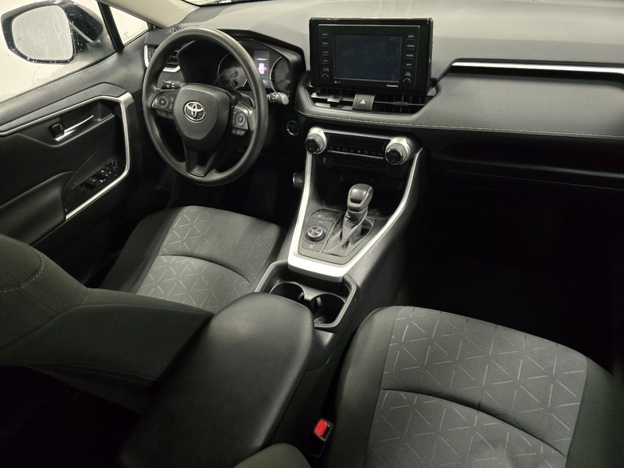 Used 2021 Toyota RAV4 XLE image 21