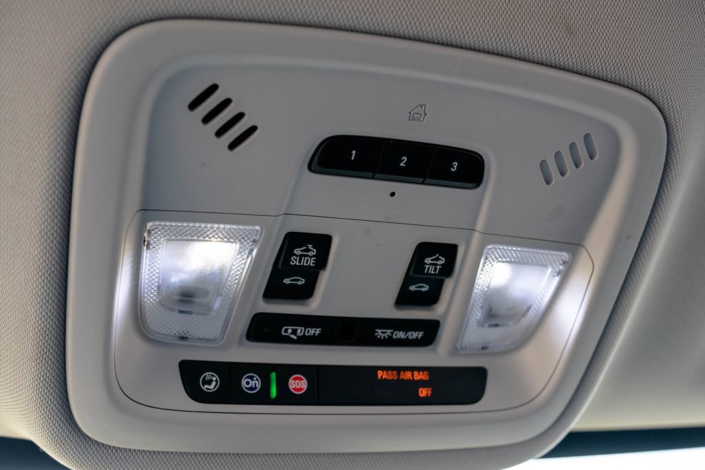 Used 2019 Chevrolet Traverse Premier w/ Redline Edition AWD/4WD image 32