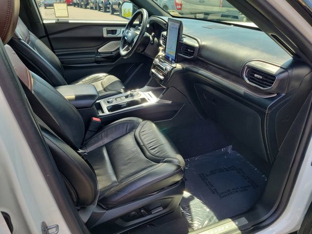 Certified 2023 Ford Explorer Platinum w/ Technology Package AWD/4WD image 18