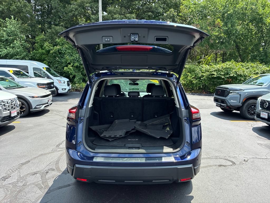 Certified 2024 Nissan Rogue SV w/ SV Premium Package AWD/4WD image 13