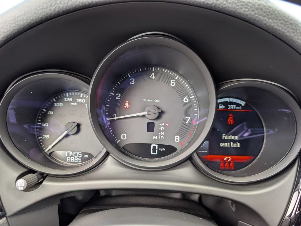 Certified 2025 Porsche Macan AWD/4WD image 22