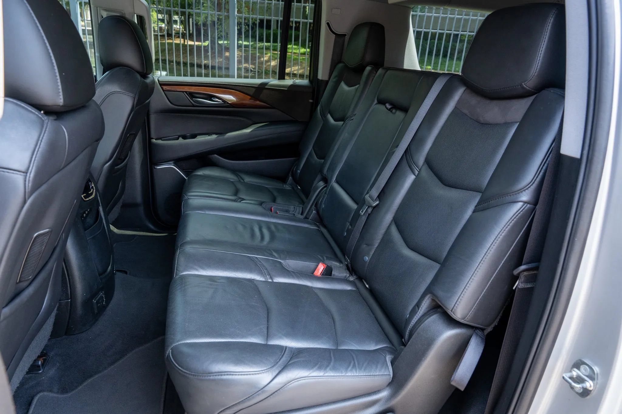 Used 2018 Cadillac Escalade ESV Luxury RWD image 14