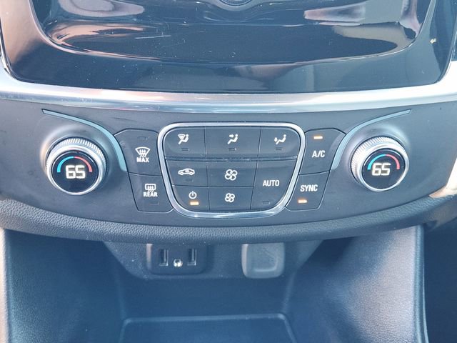 Used 2022 Chevrolet Traverse LS image 19