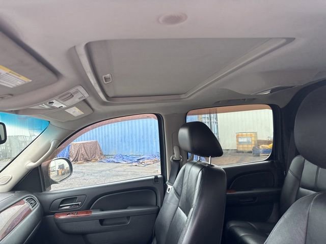 Used 2011 Chevrolet Avalanche LT AWD/4WD image 3