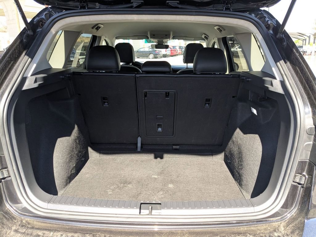 Used 2025 Volkswagen Taos SE image 25