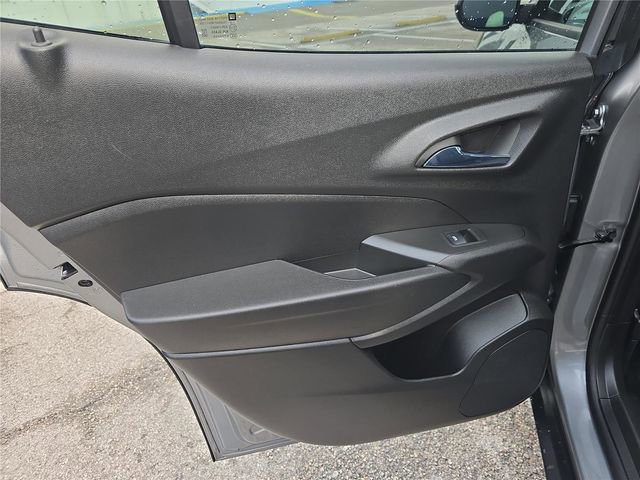 Used 2024 Chevrolet Trax LT w/ Driver Confidence Package image 9