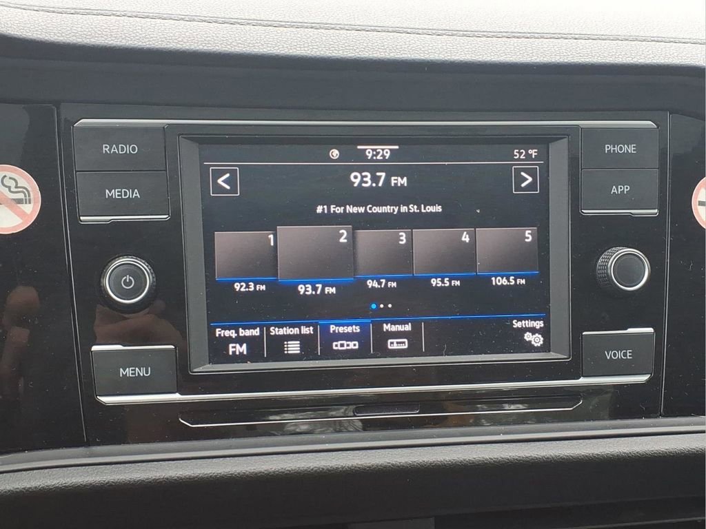 Used 2024 Volkswagen Jetta SE image 6