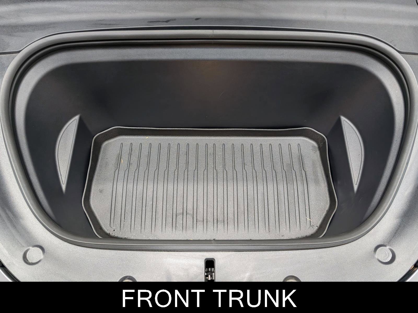 Used 2024 Tesla Model Y Long Range image 11