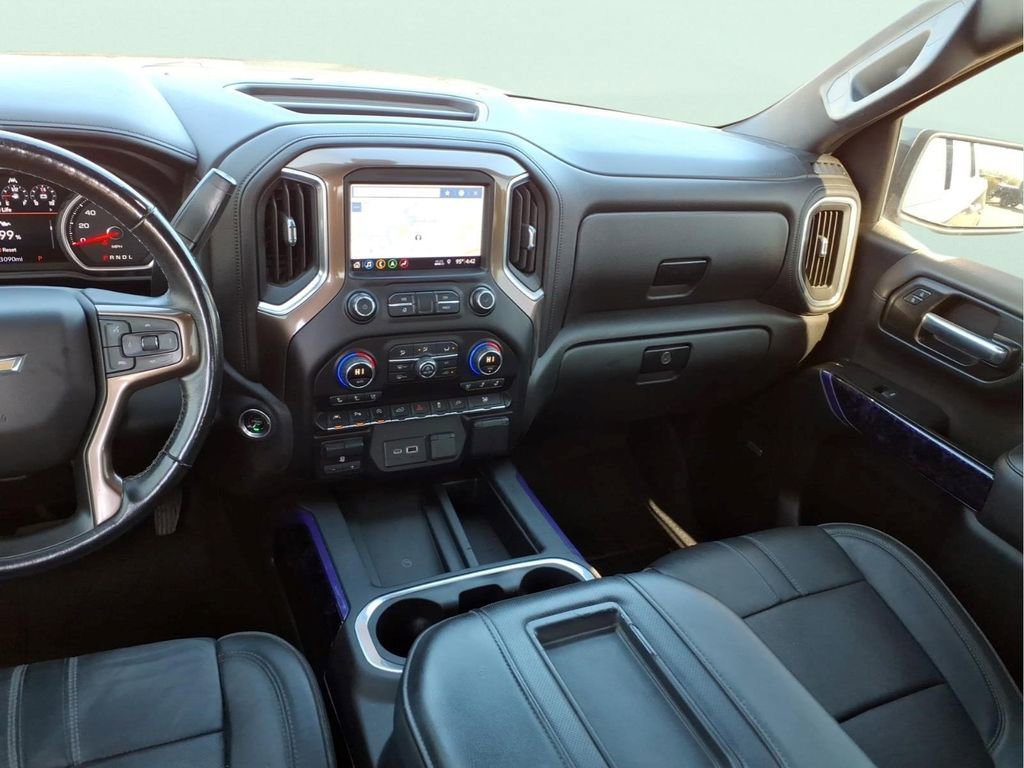 Used 2019 Chevrolet Silverado 1500 High Country w/ Technology Package AWD/4WD image 14