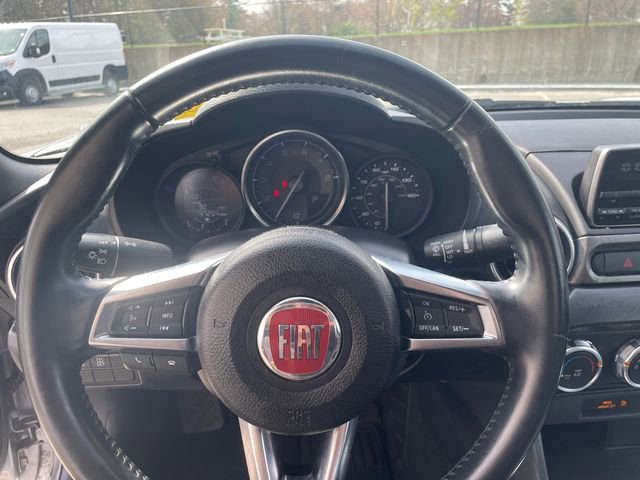 Used 2017 FIAT 124 Spider Classica RWD image 21