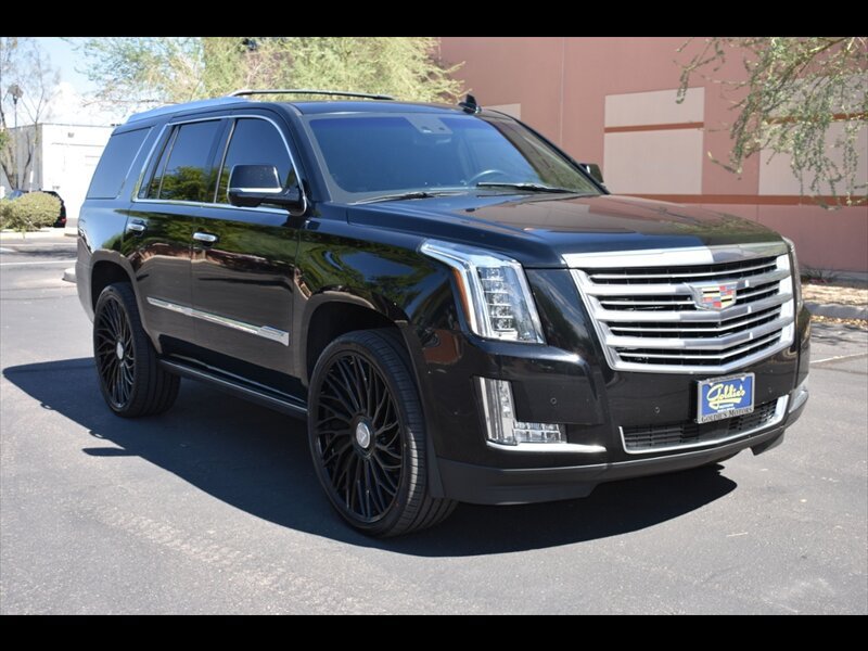 Used 2017 Cadillac Escalade Platinum AWD/4WD image 2