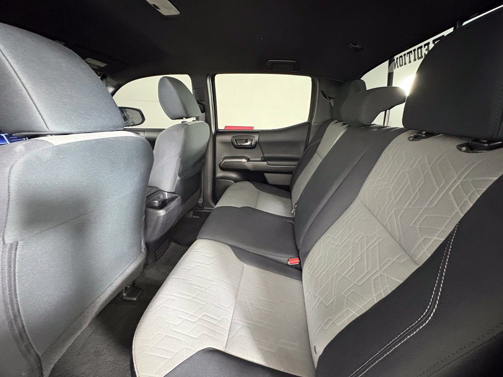 Used 2021 Toyota Tacoma TRD Off-Road w/ Technology Package AWD/4WD image 37