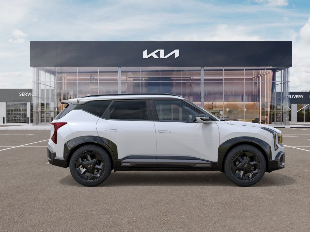 Used 2027 Kia Seltos X-Line S w/ X-Line S Premium Package AWD/4WD image 9