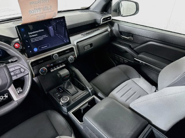 Used 2024 Toyota Tacoma TRD Sport AWD/4WD image 29