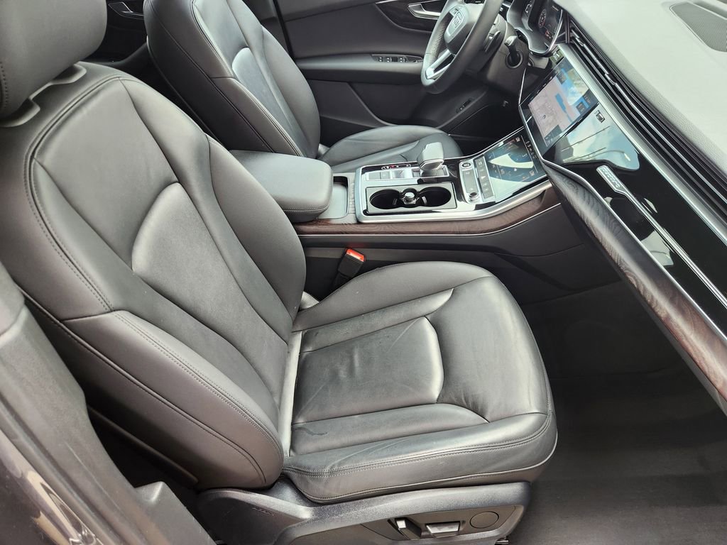 Used 2021 Audi Q7 2.0T Premium Plus w/ Premium Plus Package AWD/4WD image 14