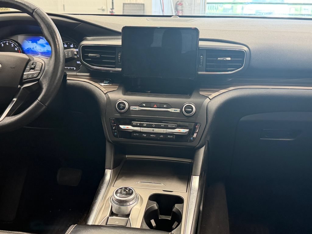 Used 2020 Ford Explorer Limited w/ Class III Trailer Tow Package AWD/4WD image 20