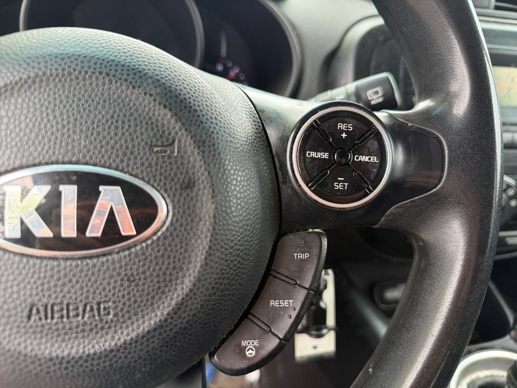 Used 2016 Kia Soul FWD image 17