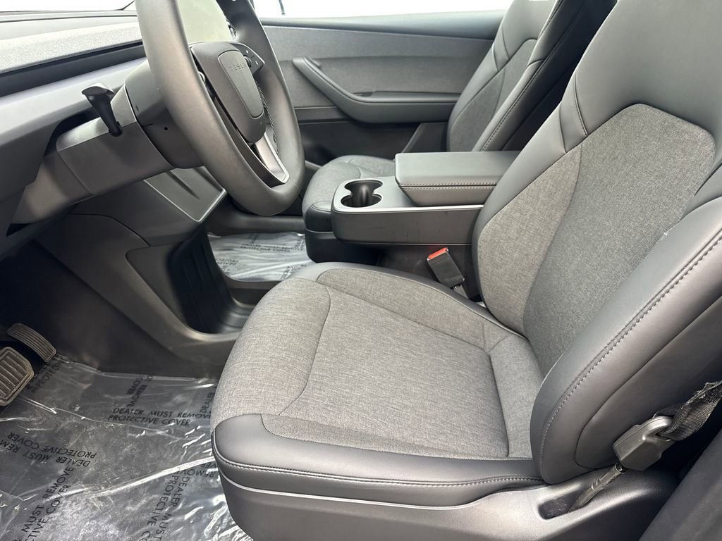 Used 2026 Tesla Model Y 2WD image 25