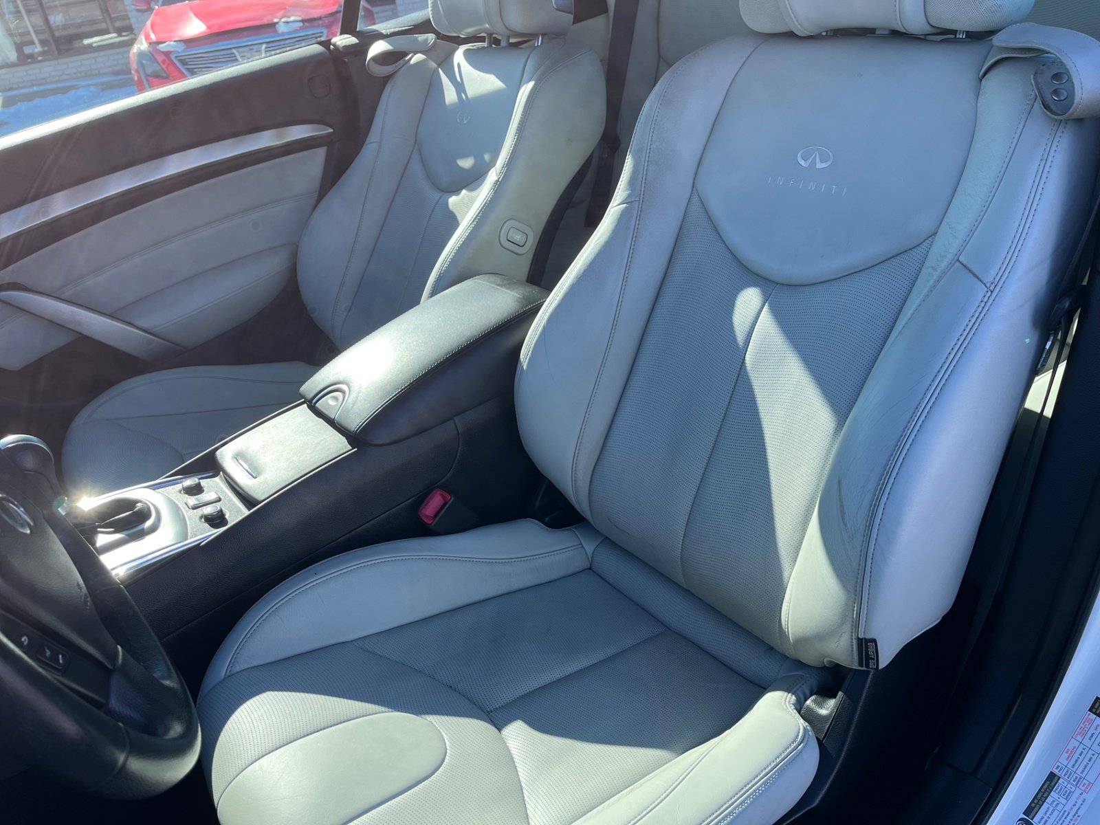 Used 2011 INFINITI G37 w/ Premium Pkg image 19