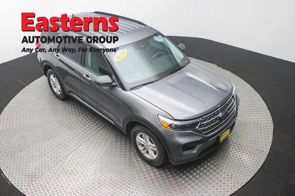 Used 2022 Ford Explorer XLT image 3
