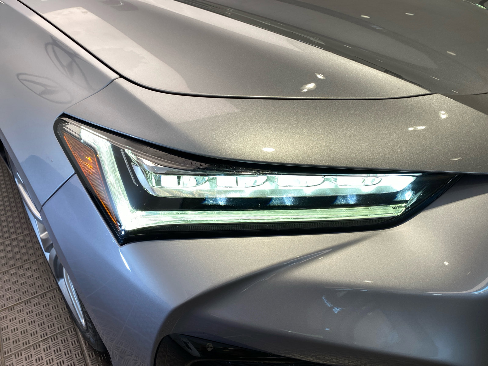 Used 2022 Acura TLX w/ Technology Package image 7