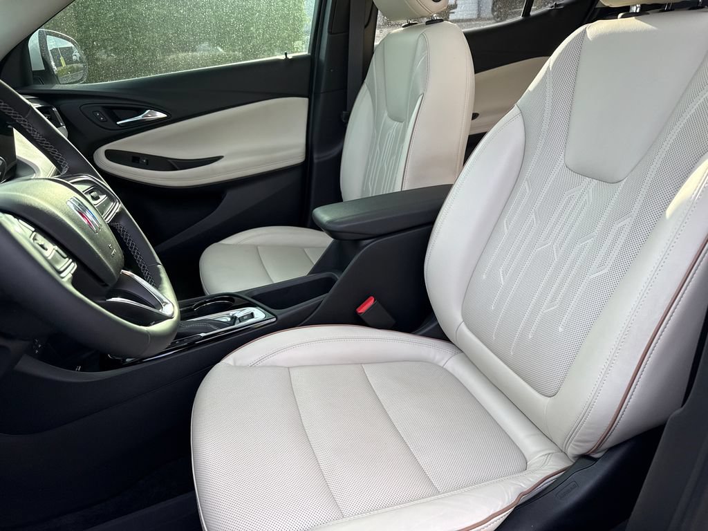 Certified 2025 Buick Encore GX Avenir w/ Avenir Technology Package AWD/4WD image 18