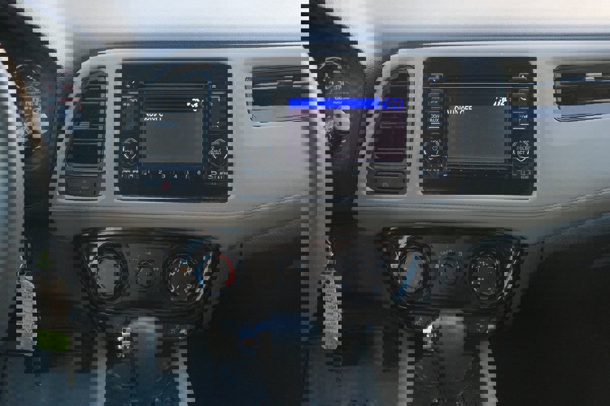 Used 2017 Honda HR-V LX image 21