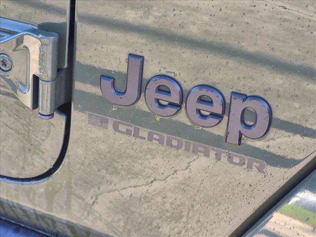 Used 2024 Jeep Gladiator Sport AWD/4WD image 6