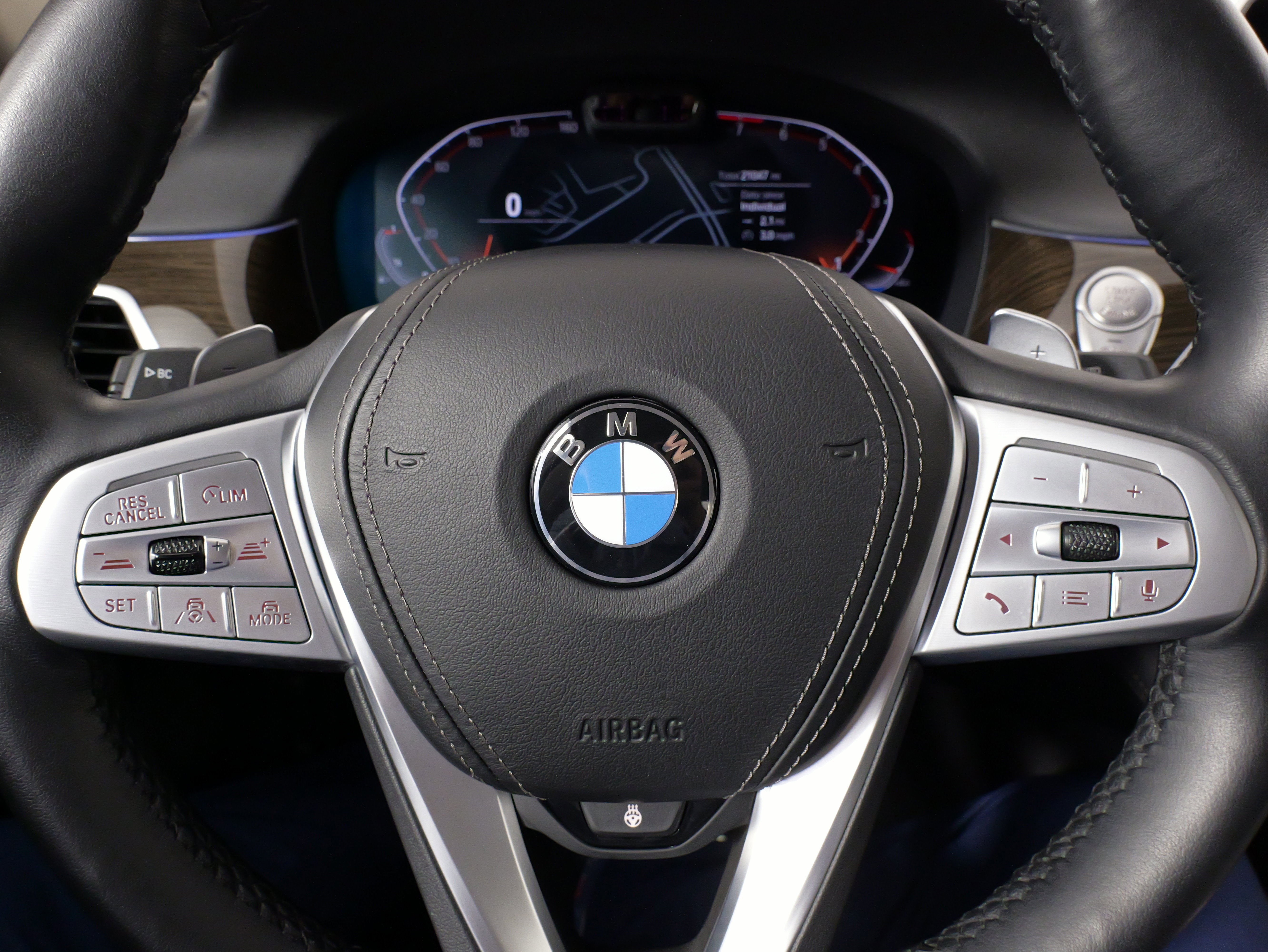 Used 2022 BMW 740i xDrive image 46