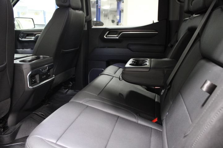 Used 2023 GMC Sierra 1500 SLT w/ SLT Premium Package AWD/4WD image 25