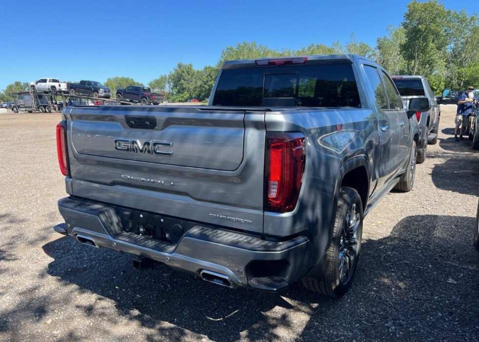 Used 2026 GMC Sierra 1500 Denali Ultimate AWD/4WD image 3