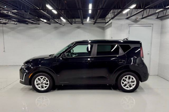 Used 2023 Kia Soul LX w/ LX Technology Package image 6