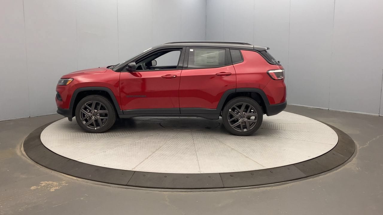 New 2026 Jeep Compass Limited w/ Sun, Sound & Navigation Group AWD/4WD image 2
