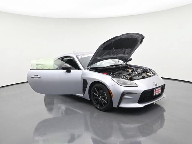 New 2025 Toyota GR86 Premium RWD image 31