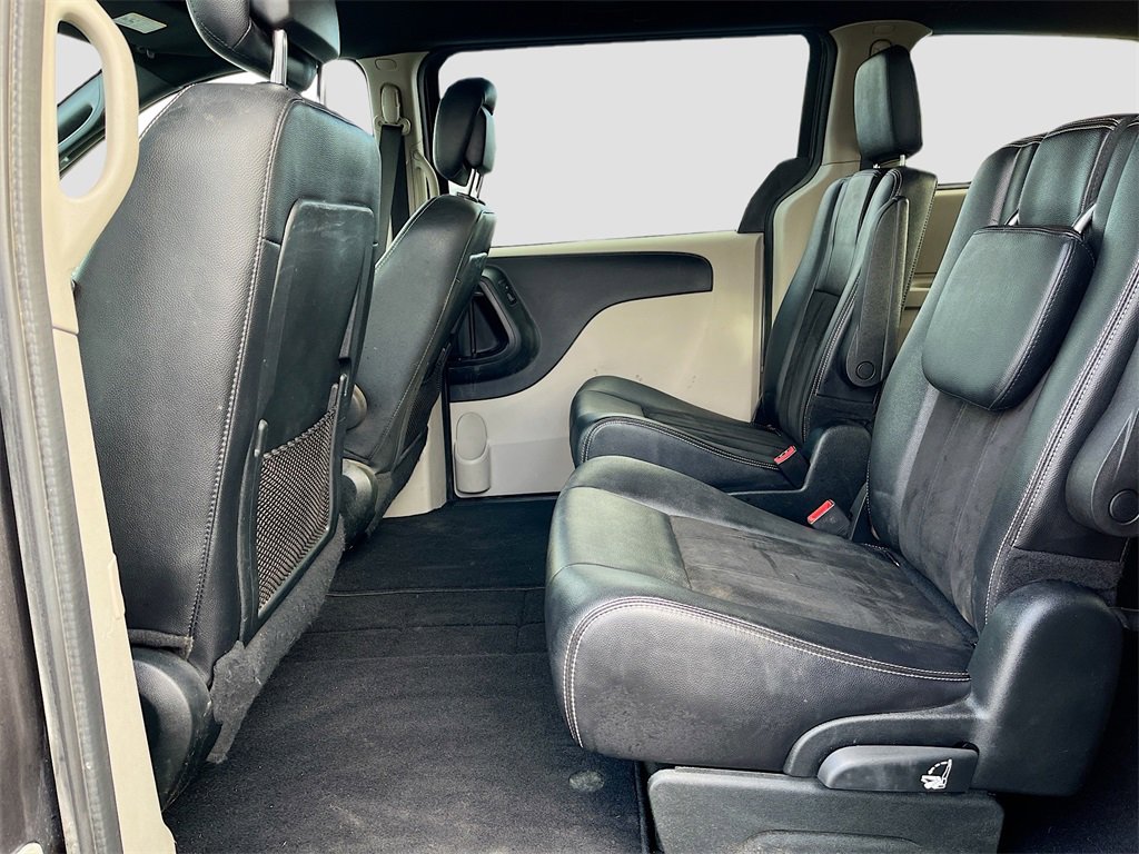 Used 2019 Dodge Grand Caravan SXT image 22