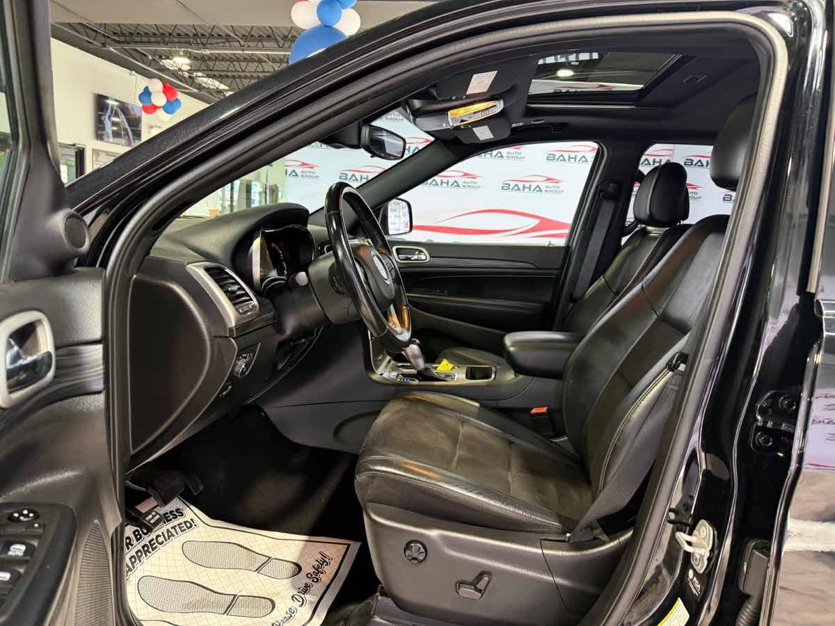 Used 2021 Jeep Grand Cherokee Laredo X AWD/4WD image 26