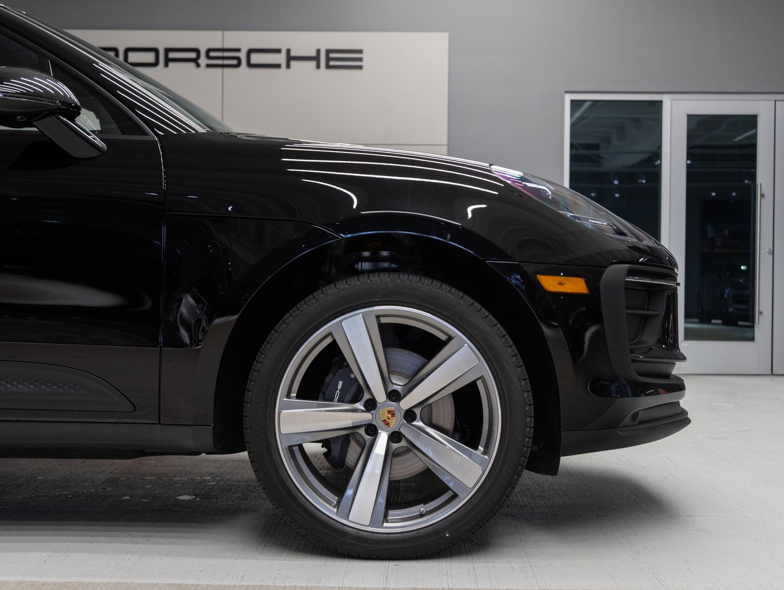 Used 2025 Porsche Macan image 11
