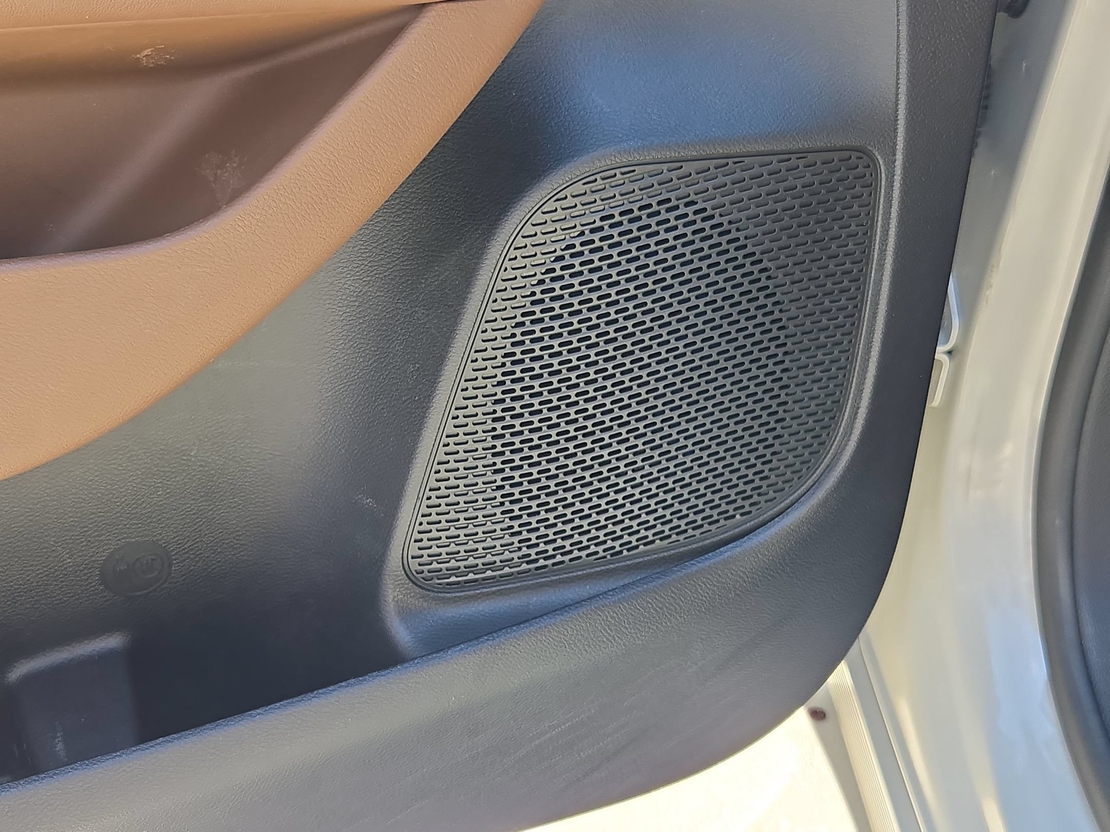 Used 2019 Chrysler Pacifica Limited w/ Advanced Safetytec Group FWD image 22