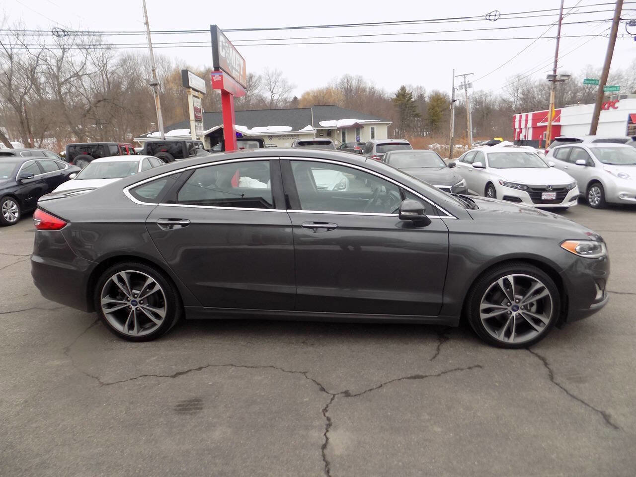 Used 2019 Ford Fusion Titanium AWD/4WD image 2