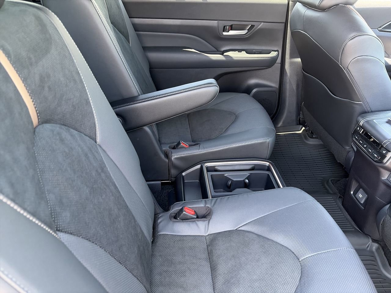 New 2026 Toyota Grand Highlander AWD Hybrid image 22
