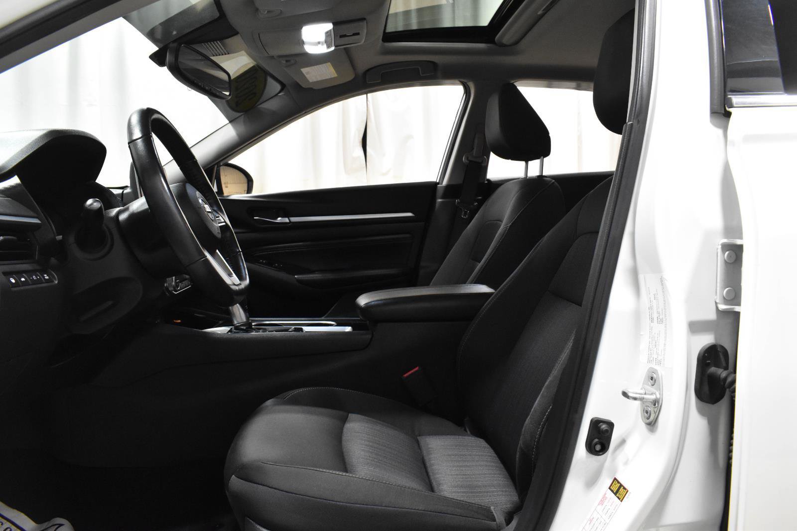 Used 2020 Nissan Altima 2.5 SV image 5