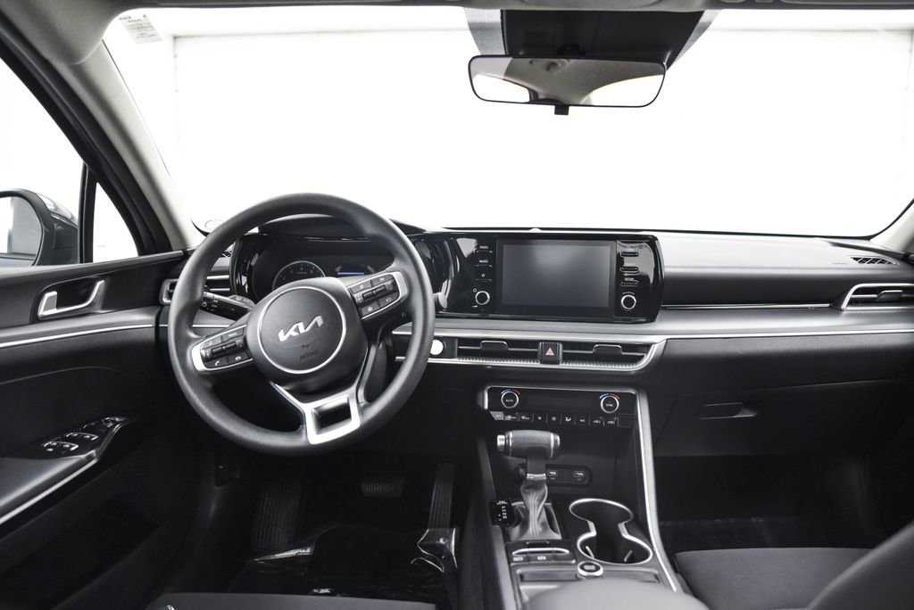 Used 2024 Kia K5 LXS image 25