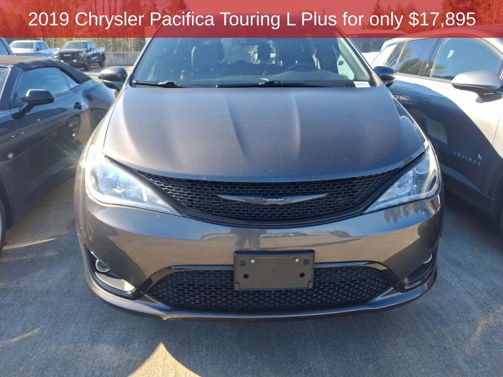Used 2019 Chrysler Pacifica Touring-L Plus w/ S Appearance Package image 3