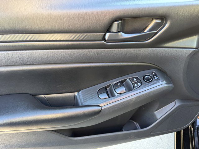 Used 2025 Nissan Altima 2.5 S image 12